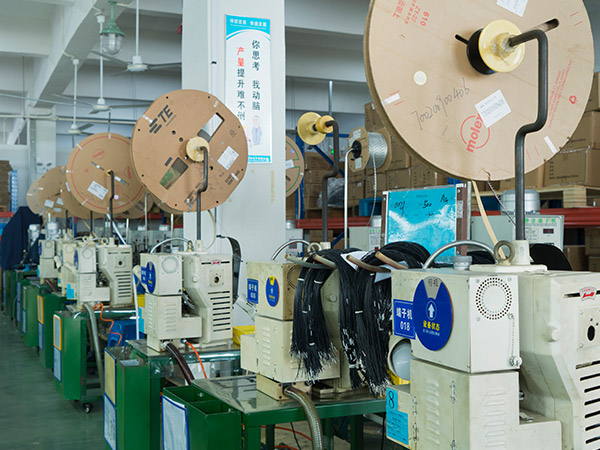 半自動打端子機(jī) 半自動打端子機(jī)